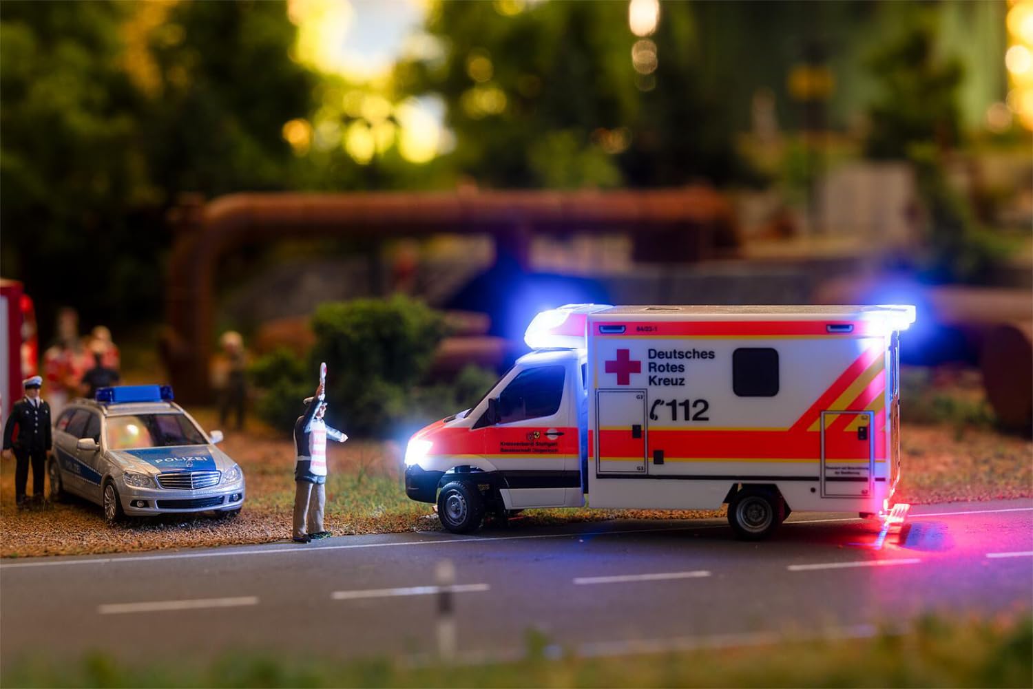 161321 H0 Car System Digital MB Sprinter ambulanza DRK (HERPA)