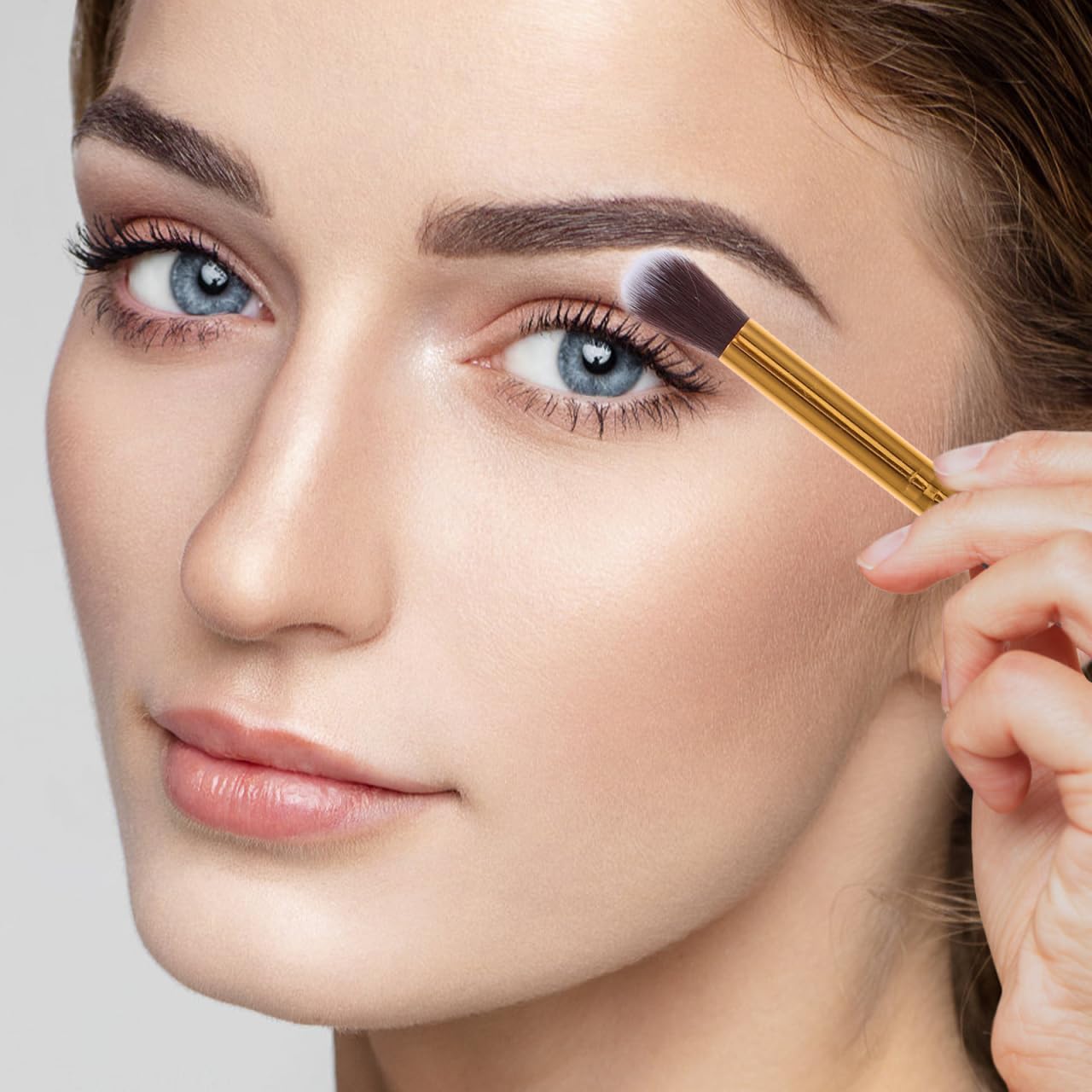 FRCOLOR 4Pcs Eyeshadow Makeup Brushes Set Eyeshadow Blending Brush Makeup Tool Kit for Women, Black & Gold, Nylon Wool & Wooden, 7.08 Inch, Ideal for Home & Party Use