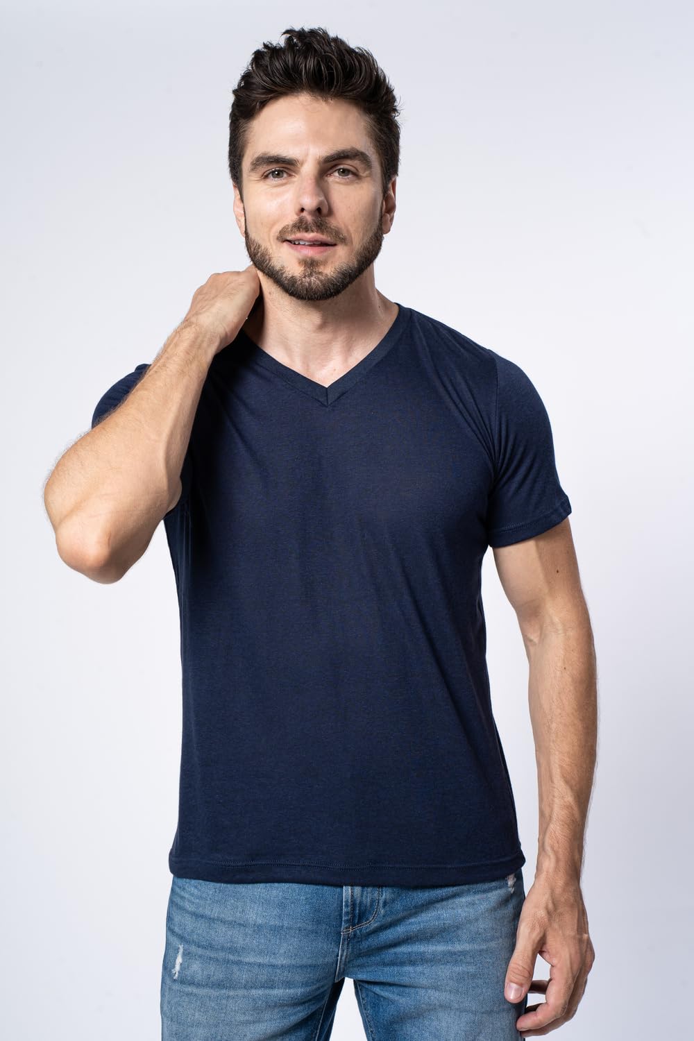 Camiseta Masculina Meia Malha Slim Fit Lisa Básica, Gola V em promoção! Veja a oferta e mais achadinhos de Camisetas 5 Hoje é o melhor dia para comprar Camiseta Masculina Meia Malha Slim Fit Lisa Básica, Gola V com aquele preço maroto! Promoção! Aproveite a oferta! 5