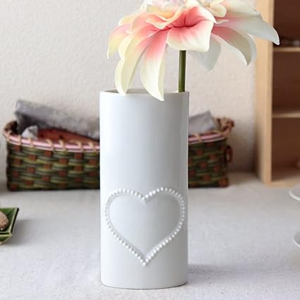 Amazon Co Jp Cerapockke ブリリアント ハート花瓶 日本製 美濃焼 花器 フラワーベース 花瓶 花入れ 花束 廊下 玄関 和室 エントランス 中型 造花 ハート 陶器 磁器 陶磁器 ホーム キッチン