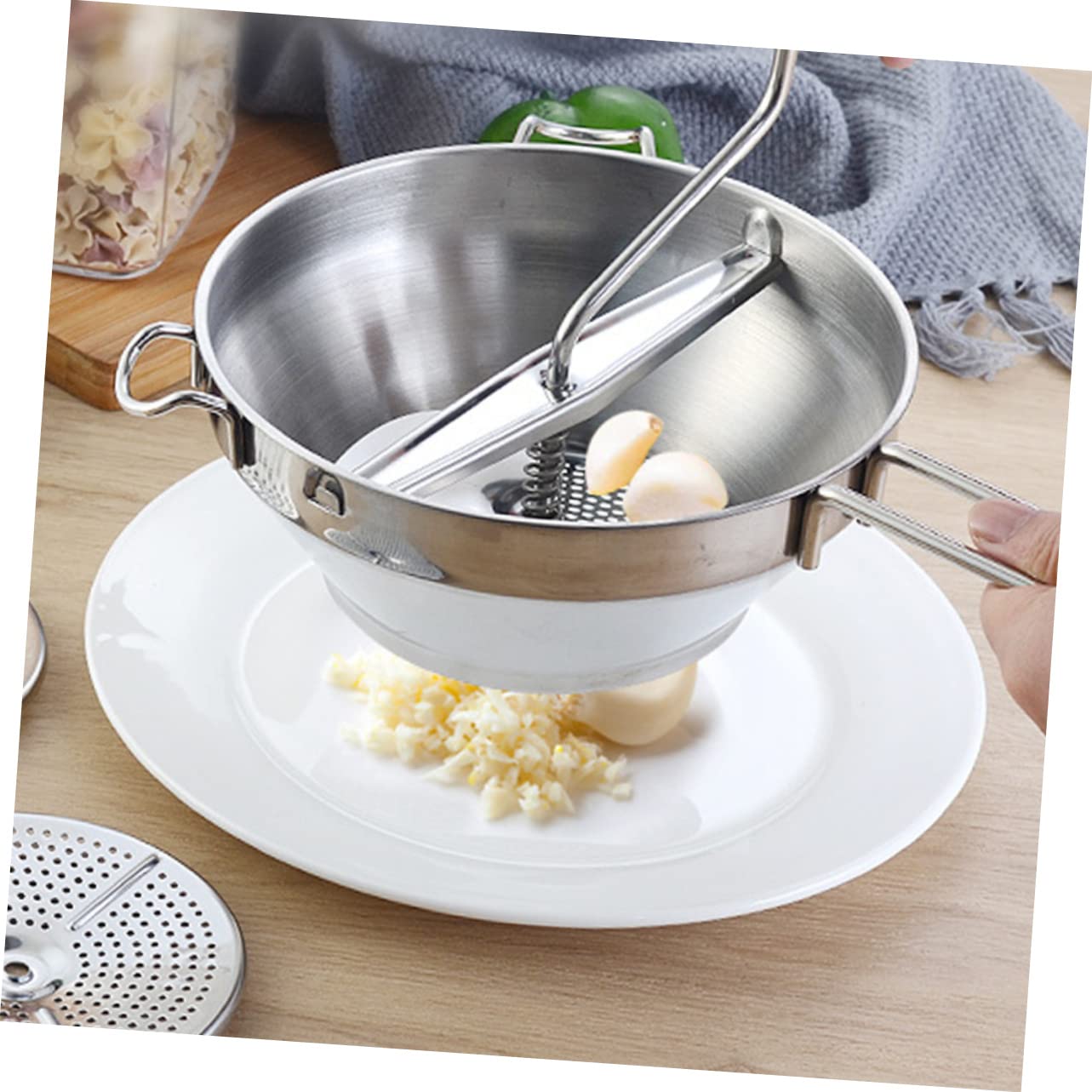 BRIGHTFUFU 1set Manual Potato Masher Stainless Steel Potato Ricer Vegetable Mincer Easy to Clean Kitchen Tool for Mashed Potatoes Sweet Potatoes and More