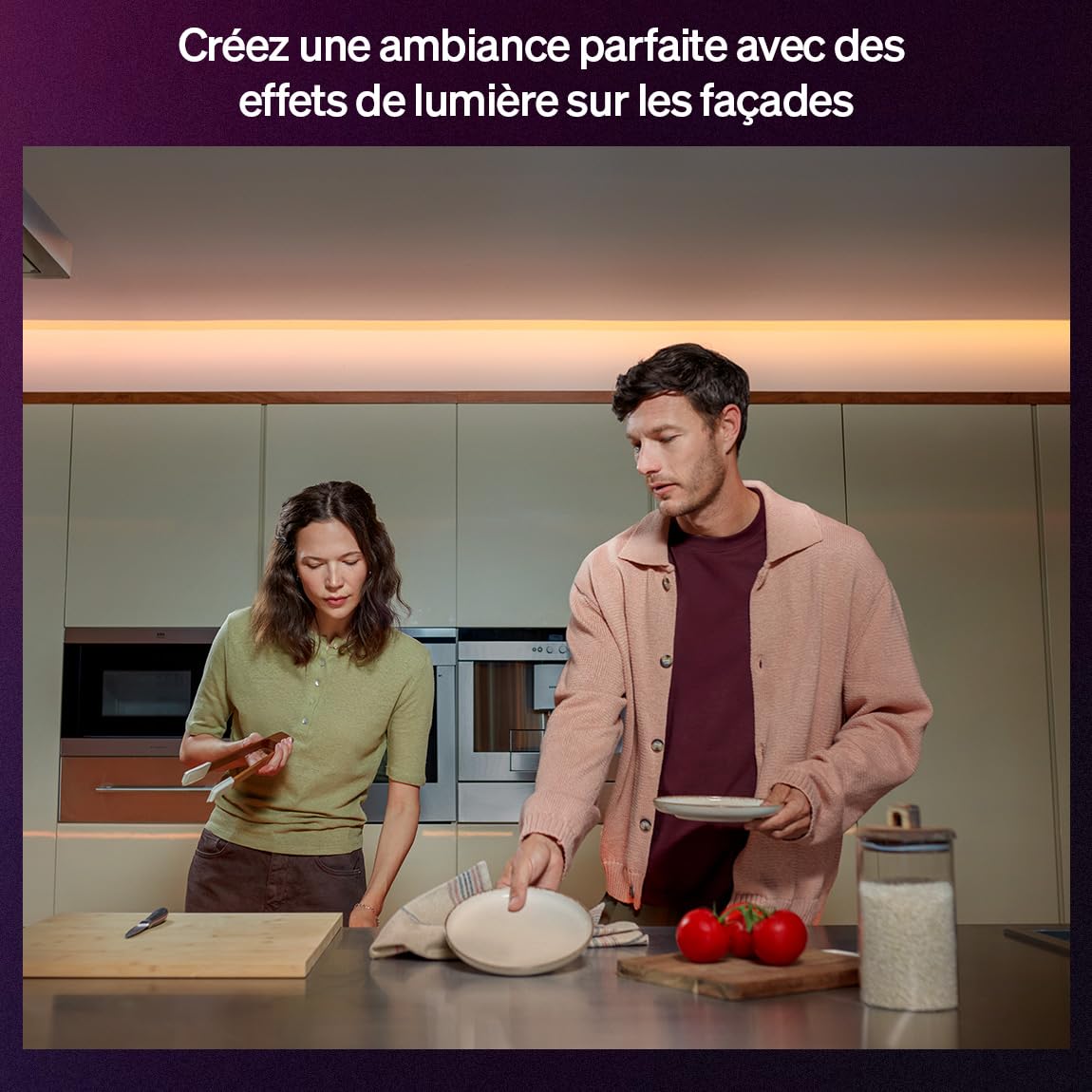 Philips Hue Bande LED Flux UltraBright 5 mètres, 4800lm, Ambiance, Couleurs vives avec Couleurs Chromasync, Ruban LED lumineux pour intérieur découpable et réutilisable, Commande vocale et appli