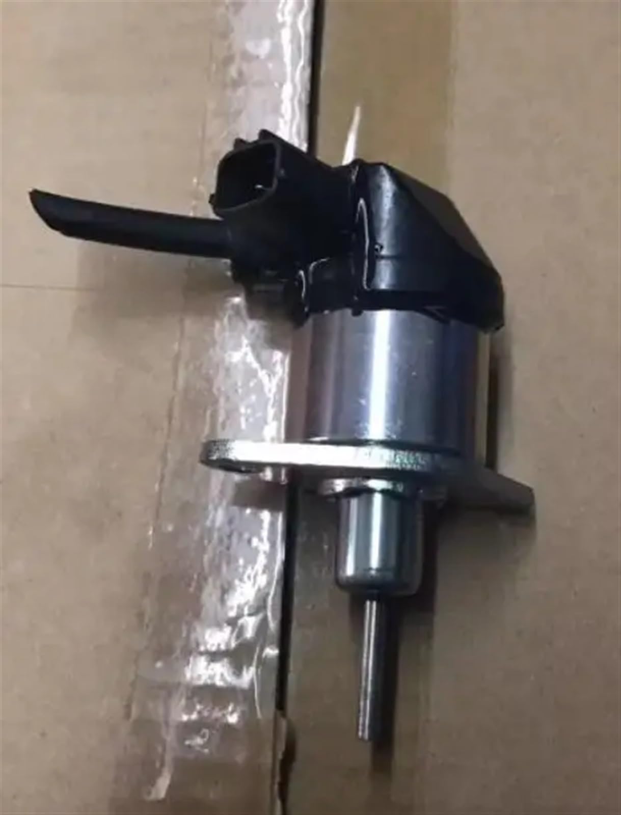 Apagado de solenoide de parada de combustible 1A021-60017 1A021-60015 12V for cortacésped de Tractor motor D1503 V2003 V2203 V2403 D1703 D1803