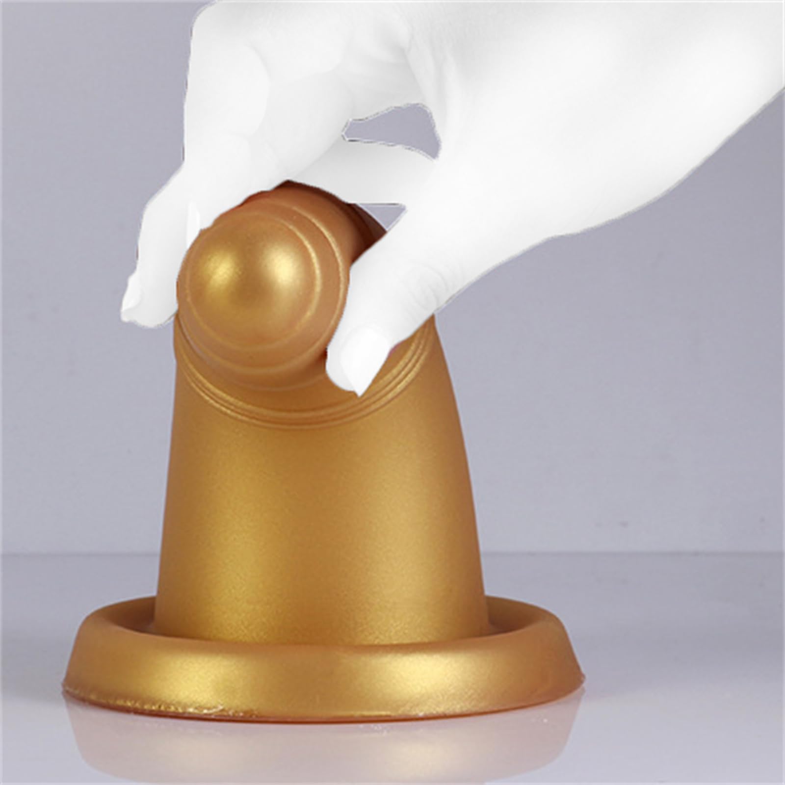 Plug anale conico enorme e spesso, dildo anale in silicone morbido con ventosa, dilatazione della vagina e dell'ano, giocattoli sessuali anali for le donne(Gold,L)