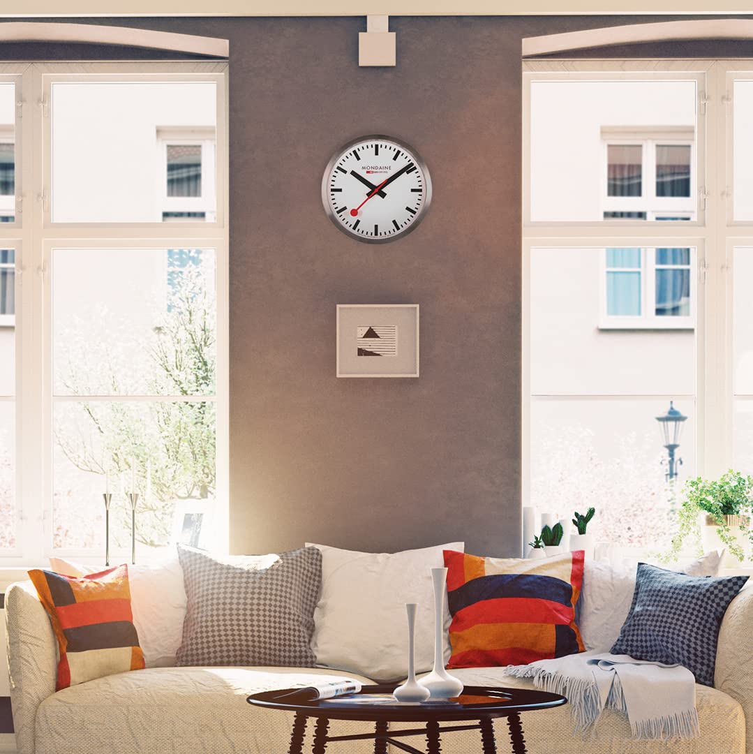 Mondaine - Wanduhr A990.Clock.16SBB 25cm - Bahnhofsuhr in Silber aus gebürstetem Aluminium mit rotem Sekundenzeiger staubbeständig - Hergestellt in der Schweiz