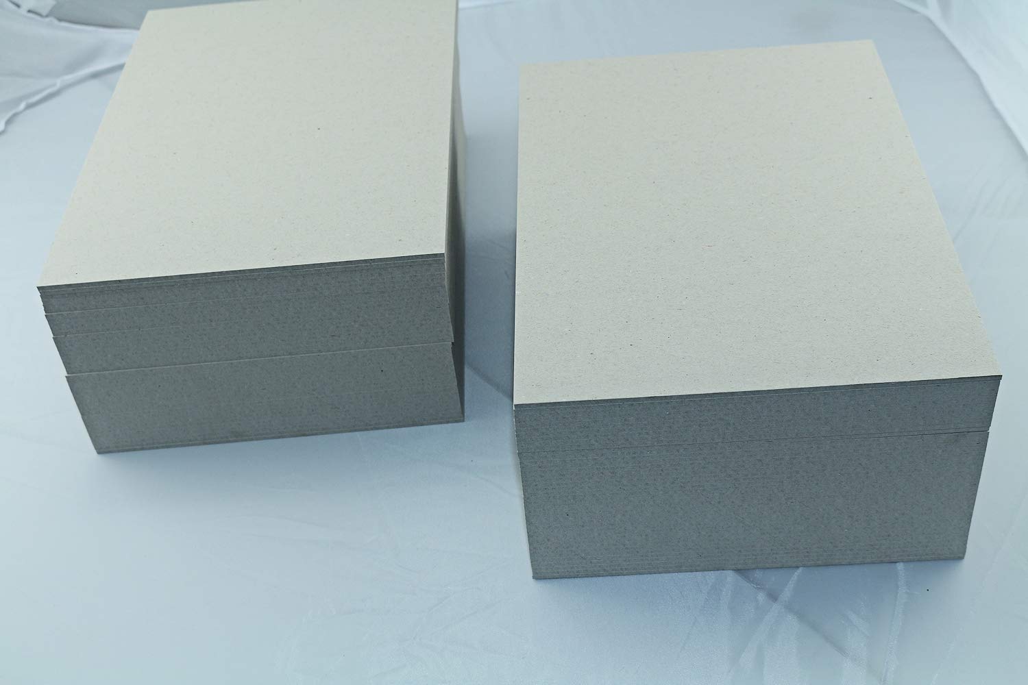 25 Stück Buchbinderpappe Graukarton Format DIN A2 (420 x 594 mm) 3,0mm starke Graupappe Sonderformate des Kartons ist auf Anfrage möglich