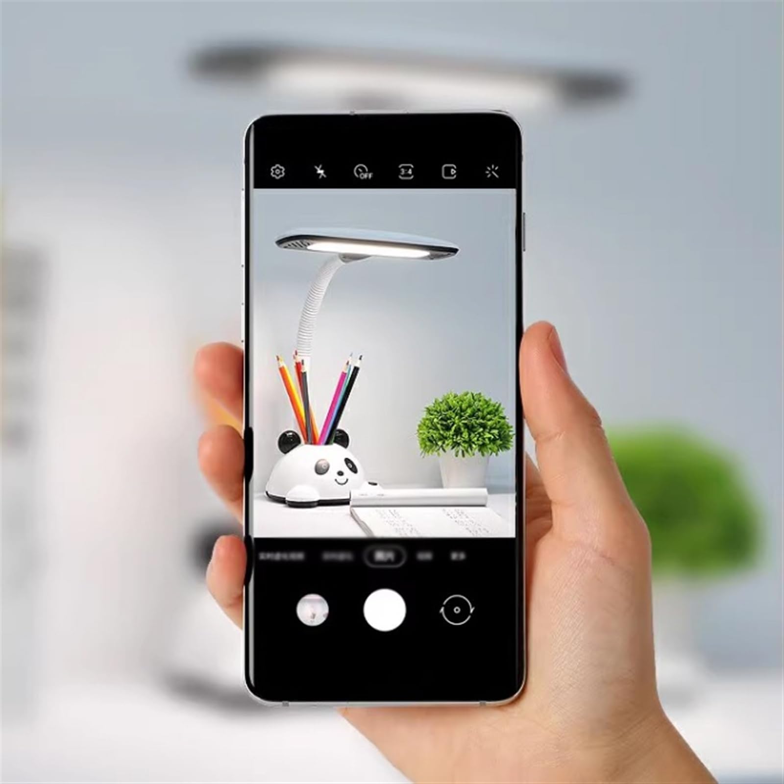 Lampada da Scrivania Simpatica lampada da scrivania a forma di panda con portapenne, interruttore a pulsante, lampada da tavolo/scrivania a LED dimmerabile con 3 modalità di illuminazione for ragazzi