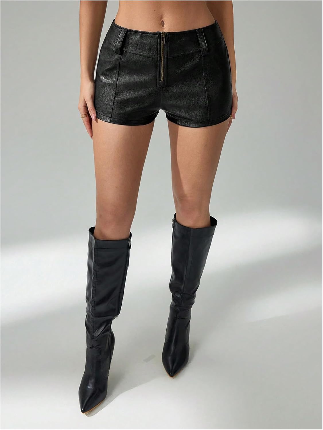 Floerns Women's Y2k Mini Shorts Zip Up Low Waist PU Leather Music Festival Hot Pants - Image 4