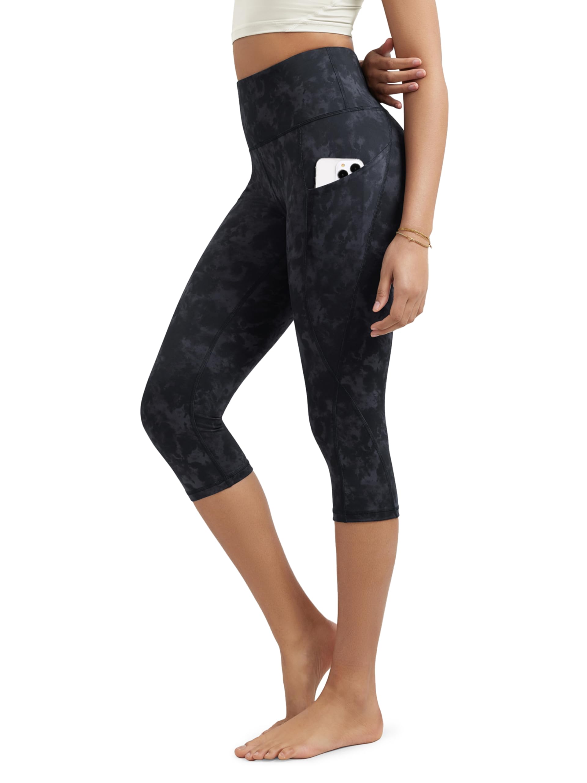 ODODOS Women's High Waisted Yoga Capris with Pockets, Tummy Control Non See Through Workout Athletic Running Capri Leggings