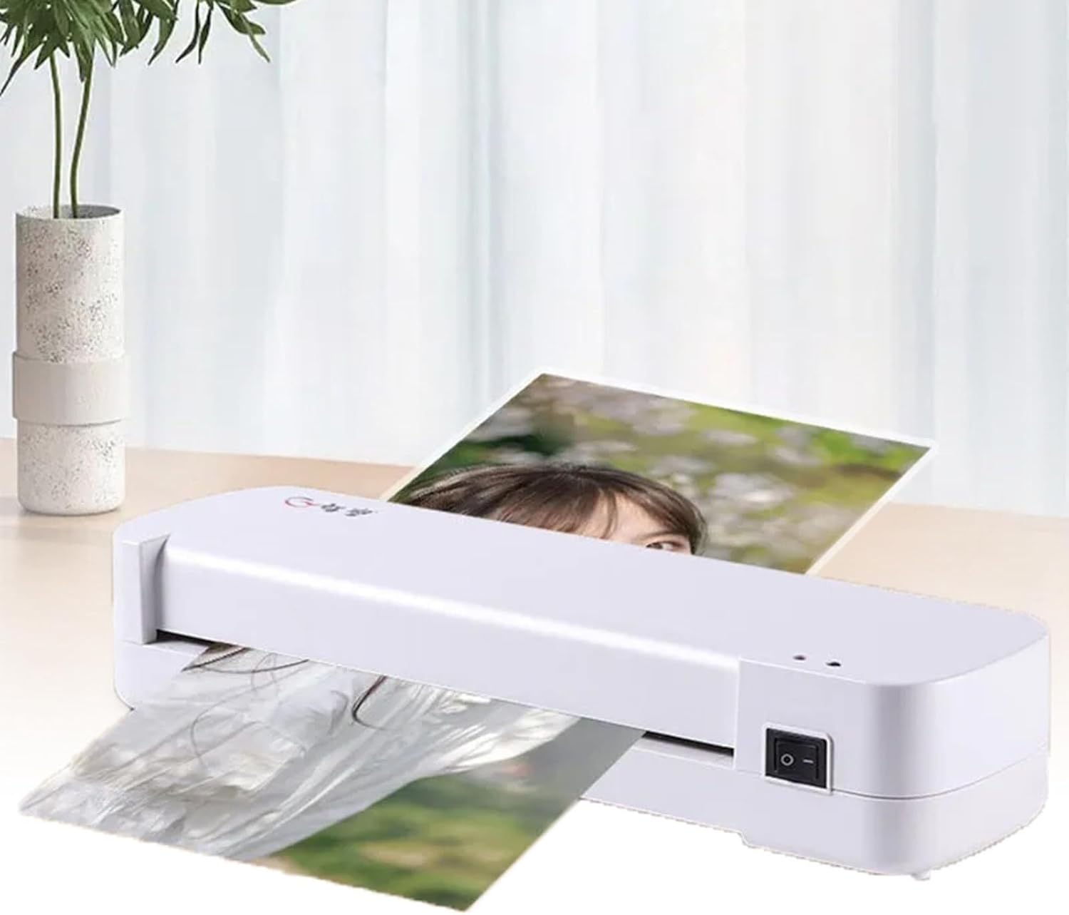 Laminating Machine,9 in A4 Small Office Mini hot Laminating and Sealing Machine,270 mm/min Household Photo Laminating Machine,for Home Office School Use