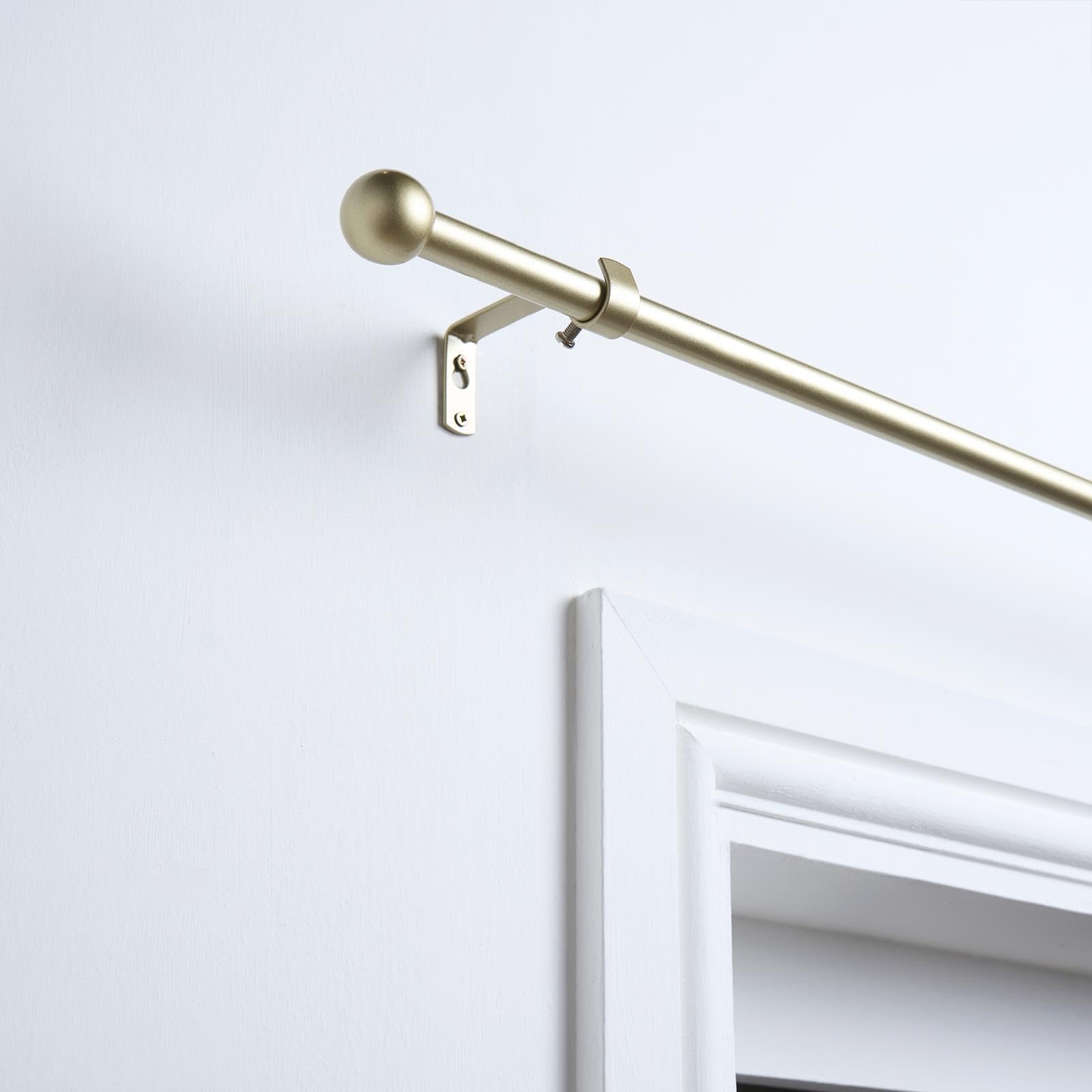 OHS Curtain Pole for Eyelet Curtains Ball, Sturdy Metal Rod with Classic Ball Finials Extendable Curtain Pole 120 to 220 Adjustable Window Curtain Poles Bracket & Fittings Included, Brass