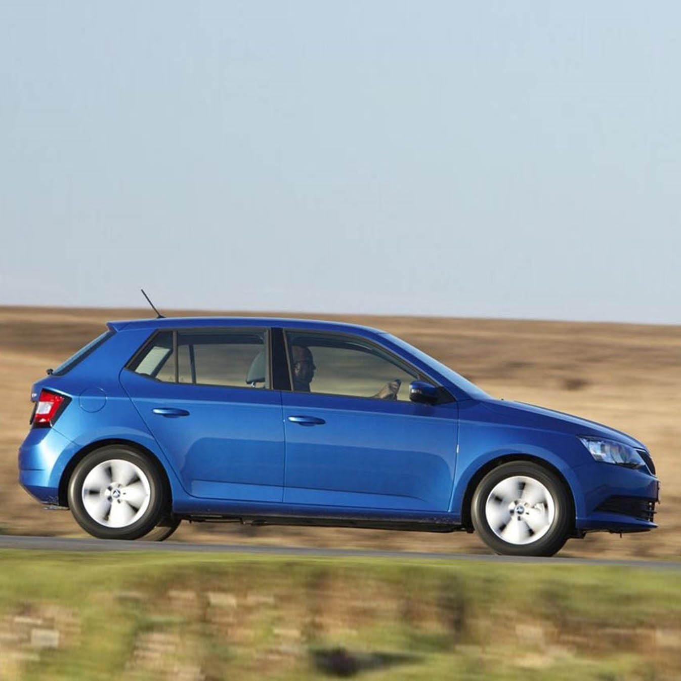 Sağ Ön Kapı Kolu İç Yatak 5N0837885H Skoda Fabia ile uyumlu 2015-2018