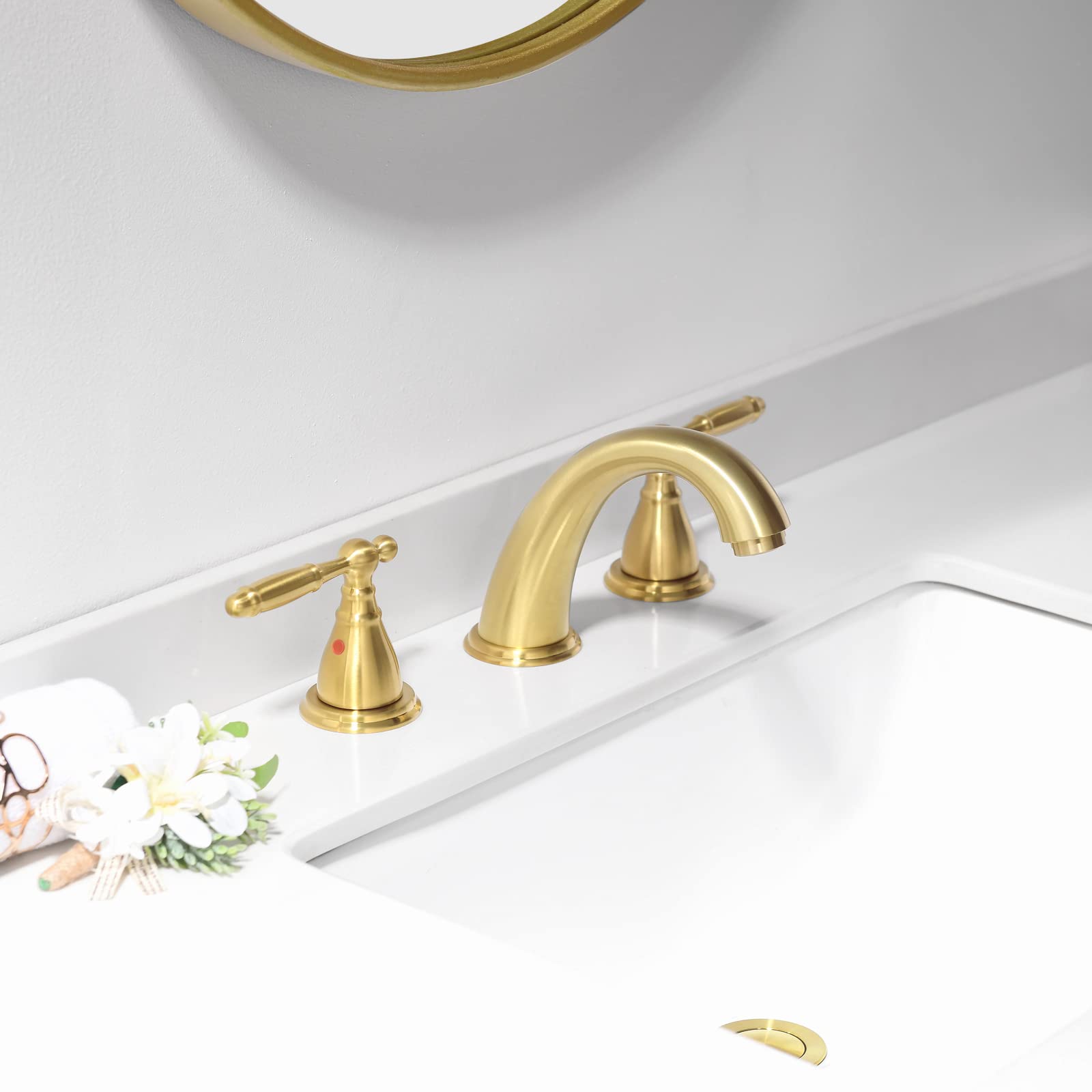 Weit verbreitete, gebürstete Gold-Waschtischarmatur, 8 Zoll (ca. 20 cm), 3-Loch, 2-Griff-System mit Metall-Ablaufgarnitur, niedrigem Auslauf, WF008-4-BG