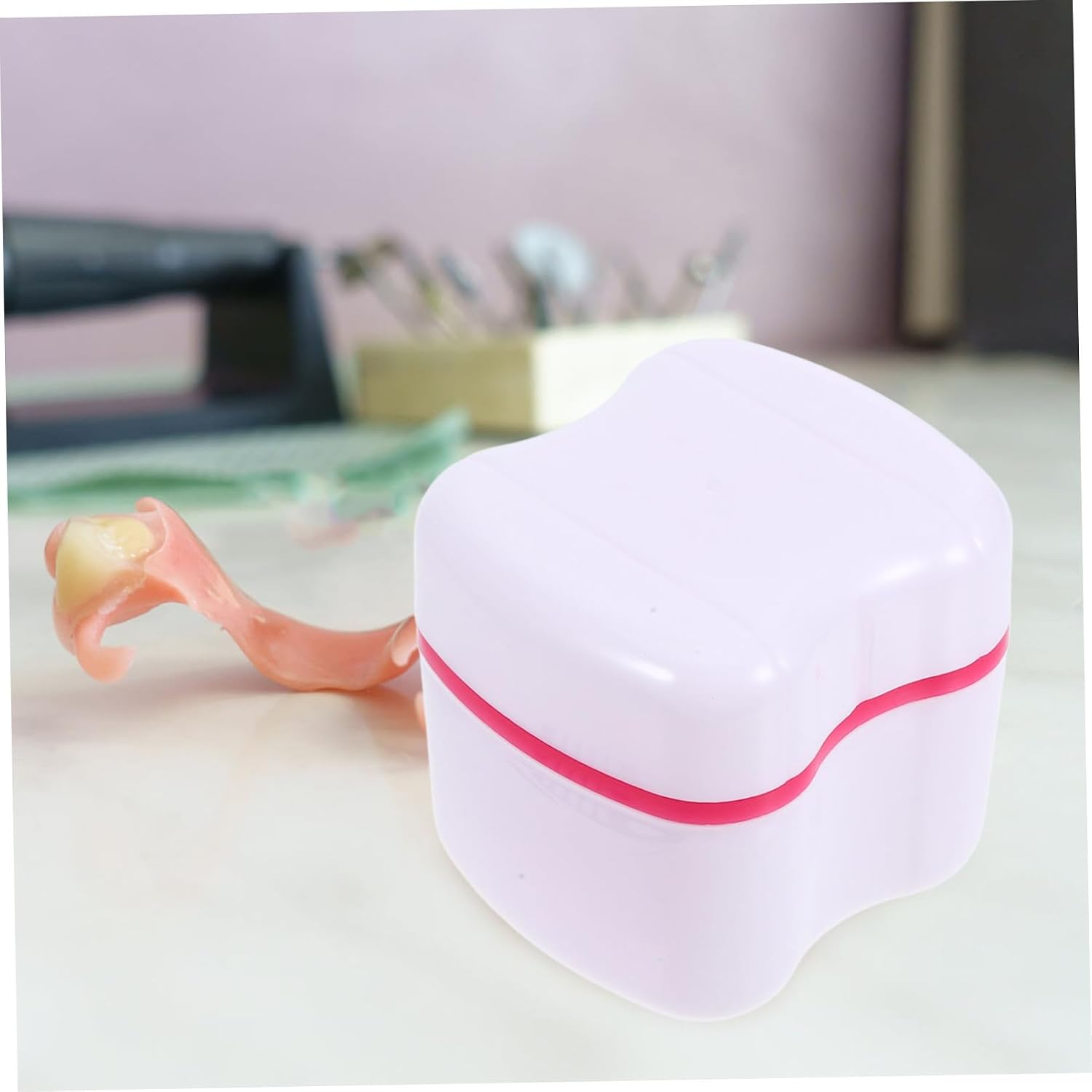 OUNONA Portable Retainer Bath Case with Cleaning Brush Compact Storage Container for Retainers and Items Durable Travel for Oral Care and Daily Essentials