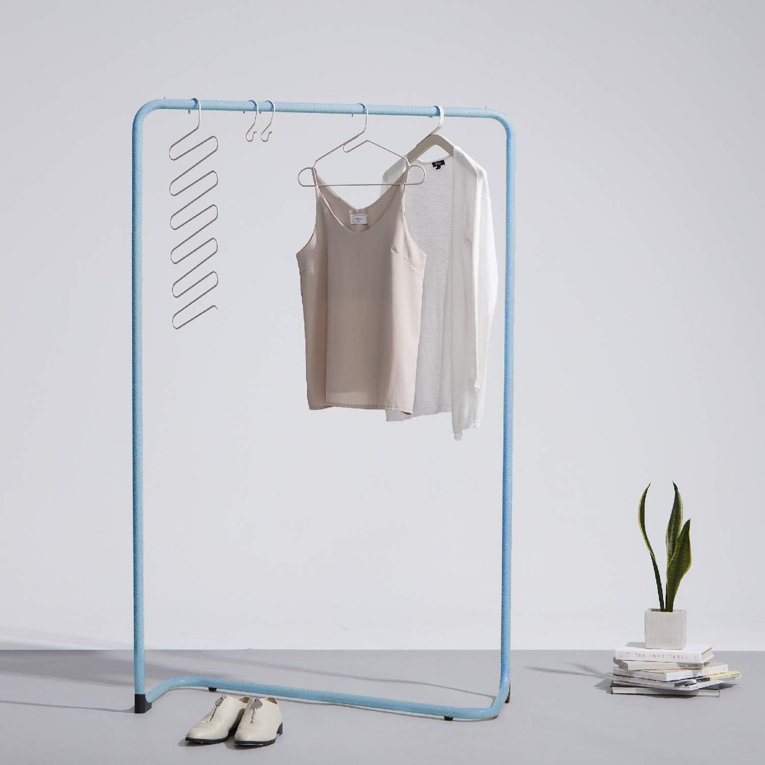 Roommate ルームメイト 服ハンガーラックパイプ シンプル おしゃれ 衣類収納 室内物干しスタンド コート 洋服掛けかけスタンド 組立簡単かんたん 幅100x奥行40x高さ154cm 耐荷重 青い Basic 頑丈安定性 ブルー 防サビ加工 ご予約品