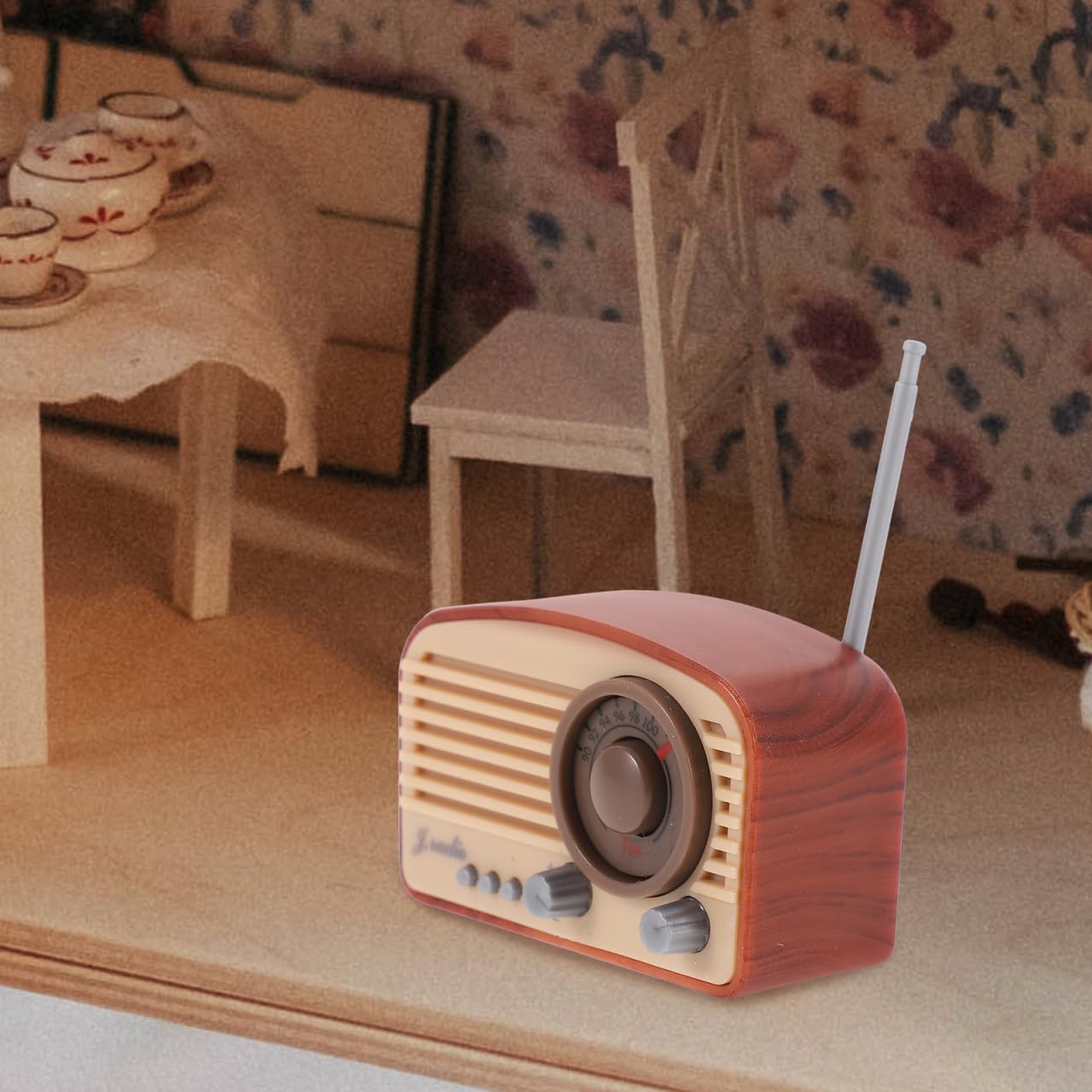 ERINGOGO Vintage Style Miniature Radio Model Dollhouse Accessory Small Decorative Radio Figurine for Miniature Home Decor and Playhouse Ornament - Image 3