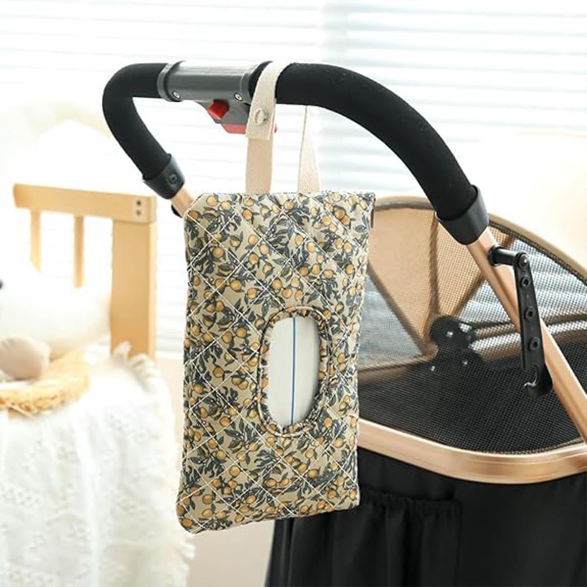 Quilted Wipe Holder Floral Quilted Diaper Pouch Portable Bag, Canvas Floral Quilting Wipe Dispenser Portable Wet Wipes Pouch for Travel Daily Casual (Green+White)