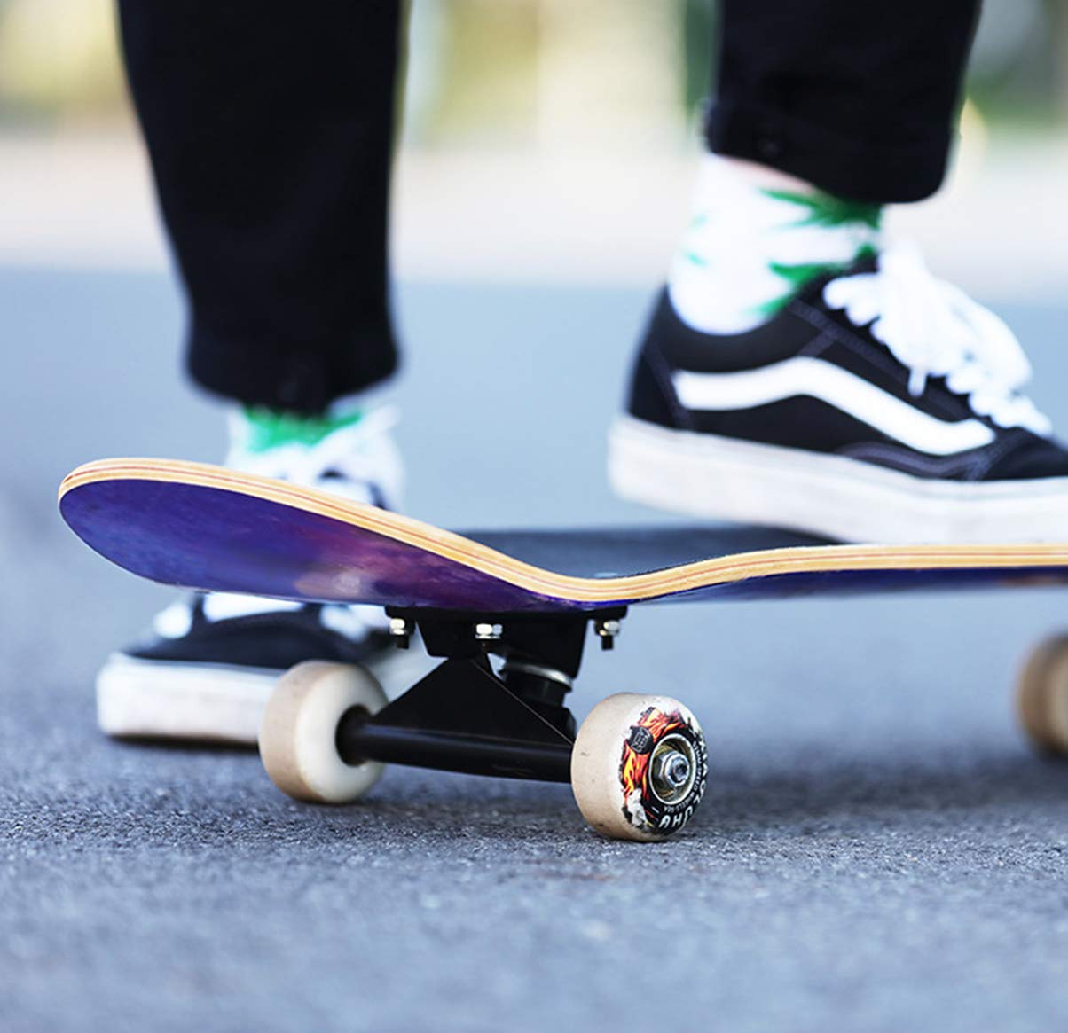 Skateboard Complete 4 Roues Action Wheel Skateboard Kids Complete High Precision Concave Deck pour débutants Adulte Unisexe (avec Outil de réglage)