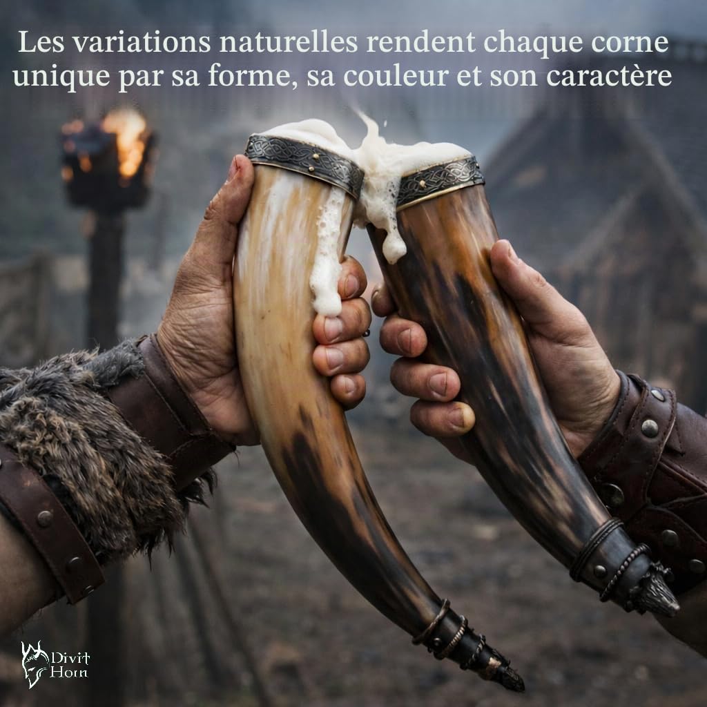 Corne à boire Viking avec support en fer véritable Divit | Ornements en laiton et sac-cadeau en toile de jute inclus | Corne de 13 ’’et capacité de 16 oz(450-500ml) (Wolf, Polished)