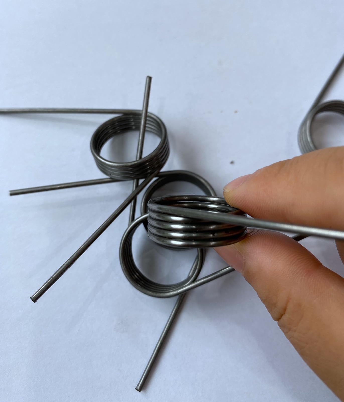 10 Pièces Ressort de torsion, diamètre du fil 0.8mm, OD 10mm, ressort de torsion en forme de V, 0.8X10mm ODX3 TurnsX180 degrés