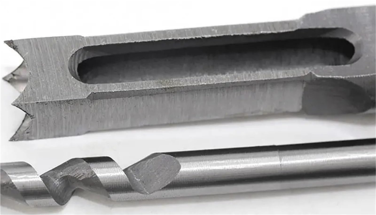 1 Stück 20 mm legierter Stahl Vierkantlochsäge Holzbearbeitung Vierkantlochbohrer Einsteckmeißel Holzbohrer mit Spiralbohrer
