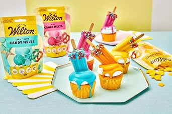 Wilton Candy Melts Rot: Schmelzende Glasur mit Süßem Cremigem Geschmack zum Gießen Dippen und Dekorieren - für Cake Pops Keksen Pralinen und Kuchen - 125 g
