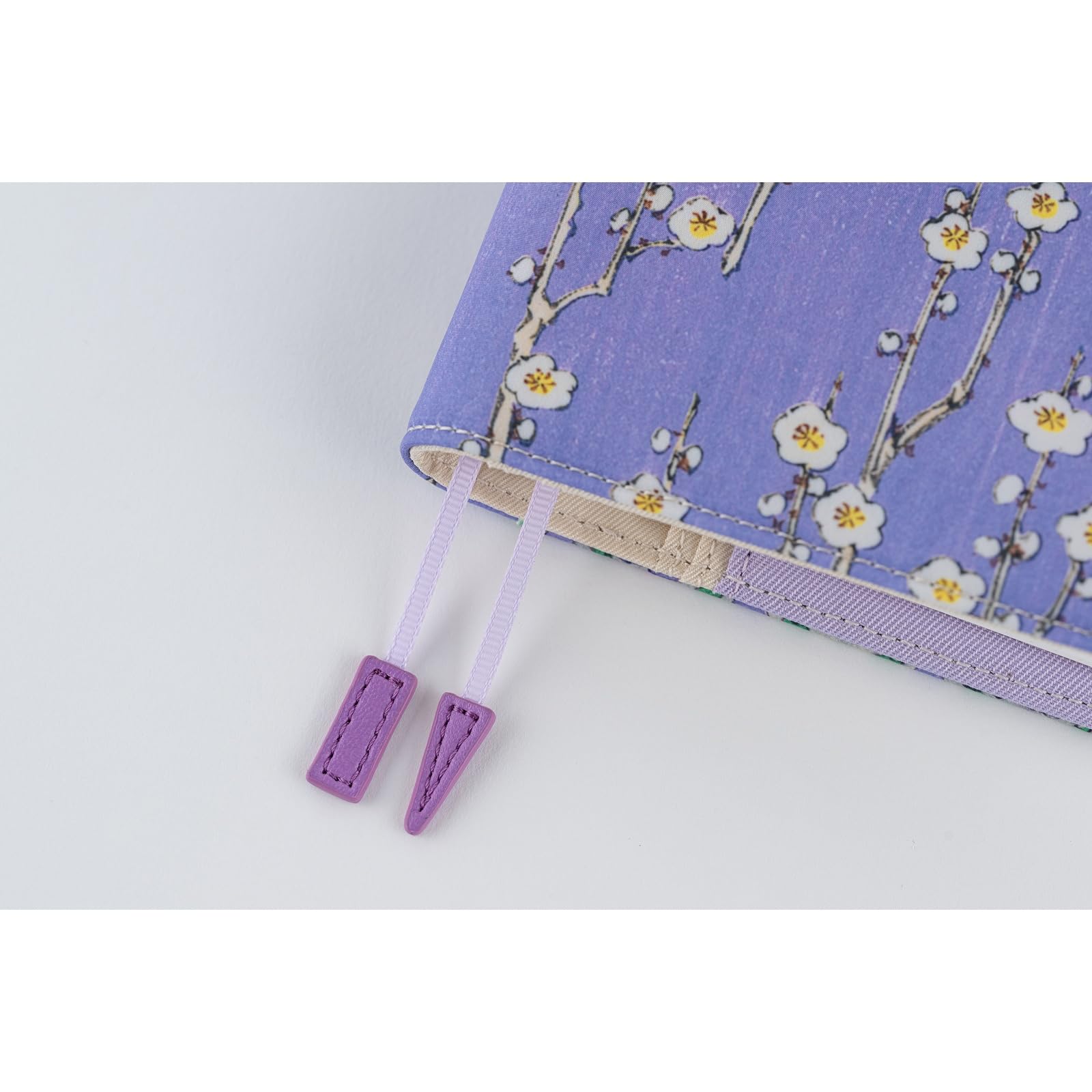 Hobonichi Techo Pokrowiec na planer A6 – Unsodo: Bijutsukai (Plum and Dianthus) (oryginalny rozmiar, tylko okładka)