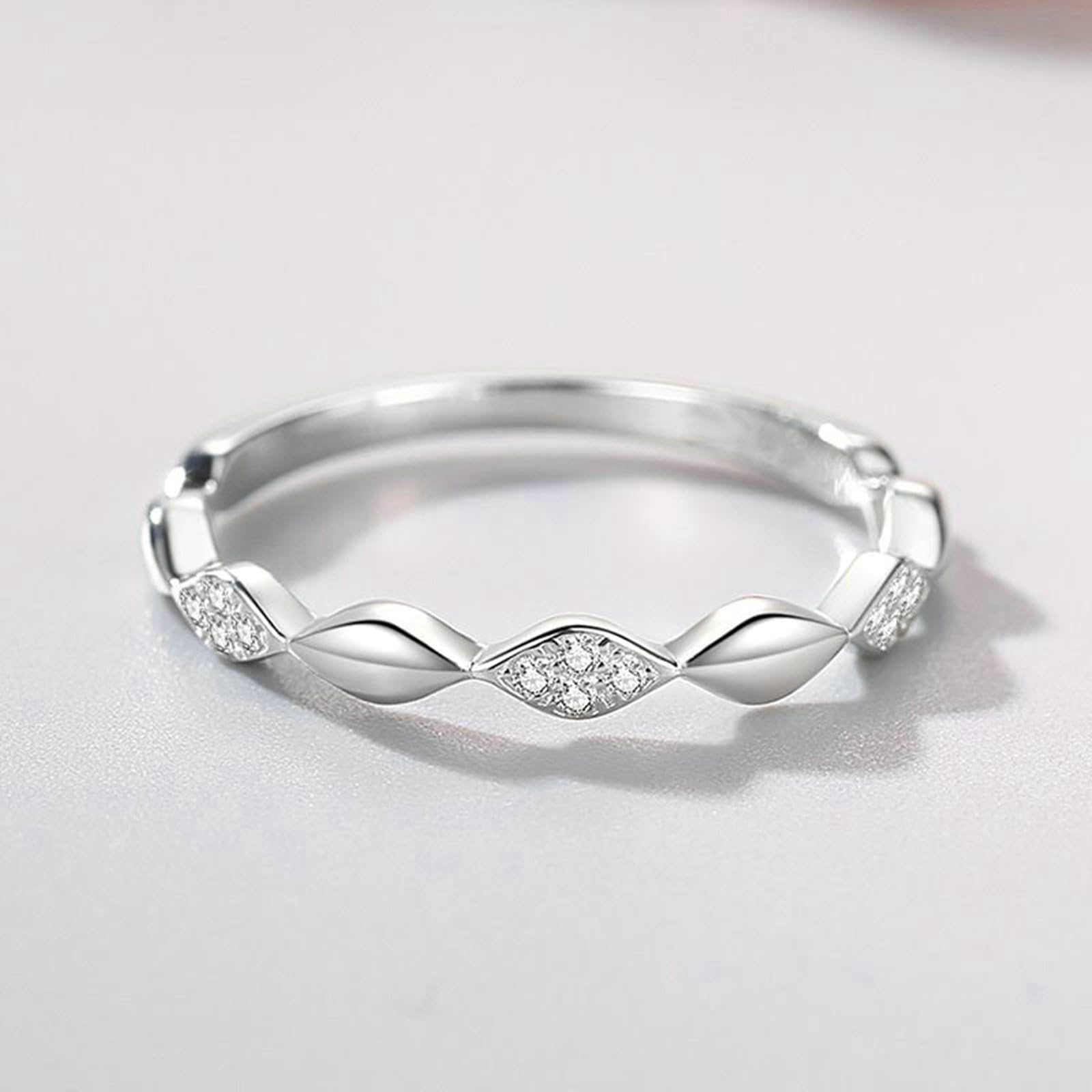 Bague Diamant Or 9/14/18 carats Femme, Anneau Empilable Infini Alterné Orné de Diamant, Bague Or Blanc Personnalisée
