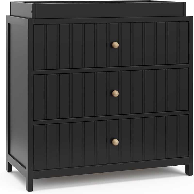 Graco Teddi Cómoda de 3 cajones con cambiador, negro | Cómoda de almacenamiento de madera con certificación GREENGUARD Gold para guardería y dormitorio infantil, sistema de cajones entrelazados, rieles preinstalados