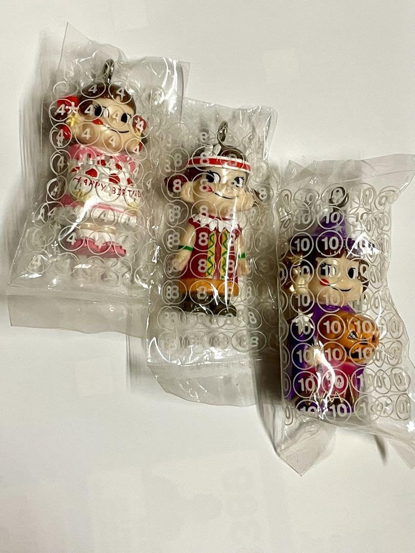 Amazon.co.jp: ペコちゃん キーホルダー トップ 誕生日