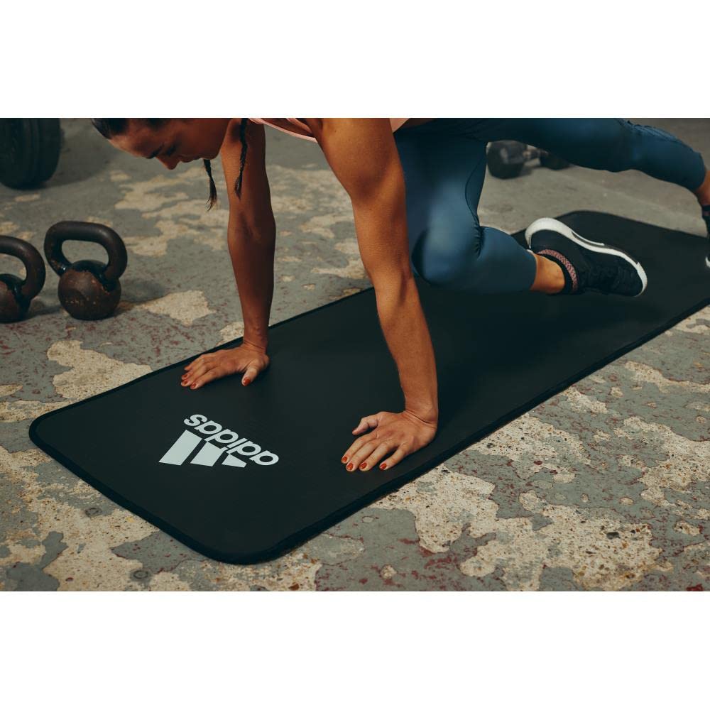 正規品adidasヨガマット Amazon | adidas(アディダス) トレーニングマット/フィットネス