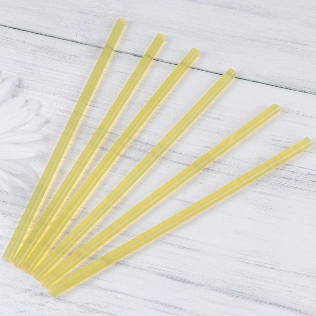 Uonlytech 100 Pièces Bâtons de Colle Chaude Thermofusible Colle Adhésive Jaune Flexible et Pratique pour Réparations à et Bricolage