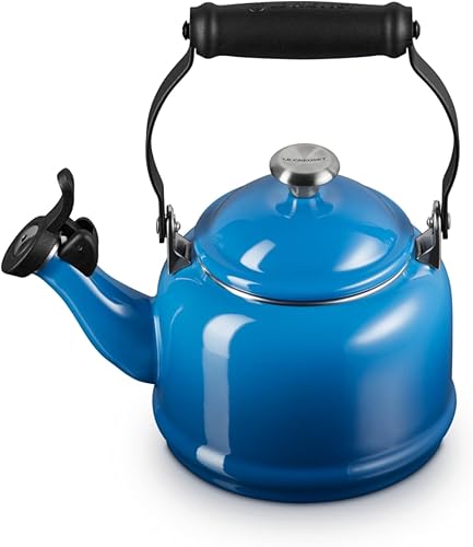 Le Creuset Hervidor de té Demi esmaltado en acero con acabados metálicos, 1.25 cuartos de galón., Marsella
