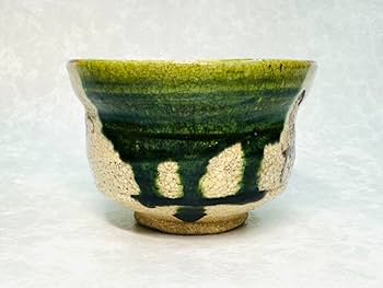 【茶道具】赤津焼　春草造　黒織部茶碗（共箱） Amazon.co.jp: 梅村晴峰 赤津焼 織部茶碗 共箱 茶道具 : ホーム