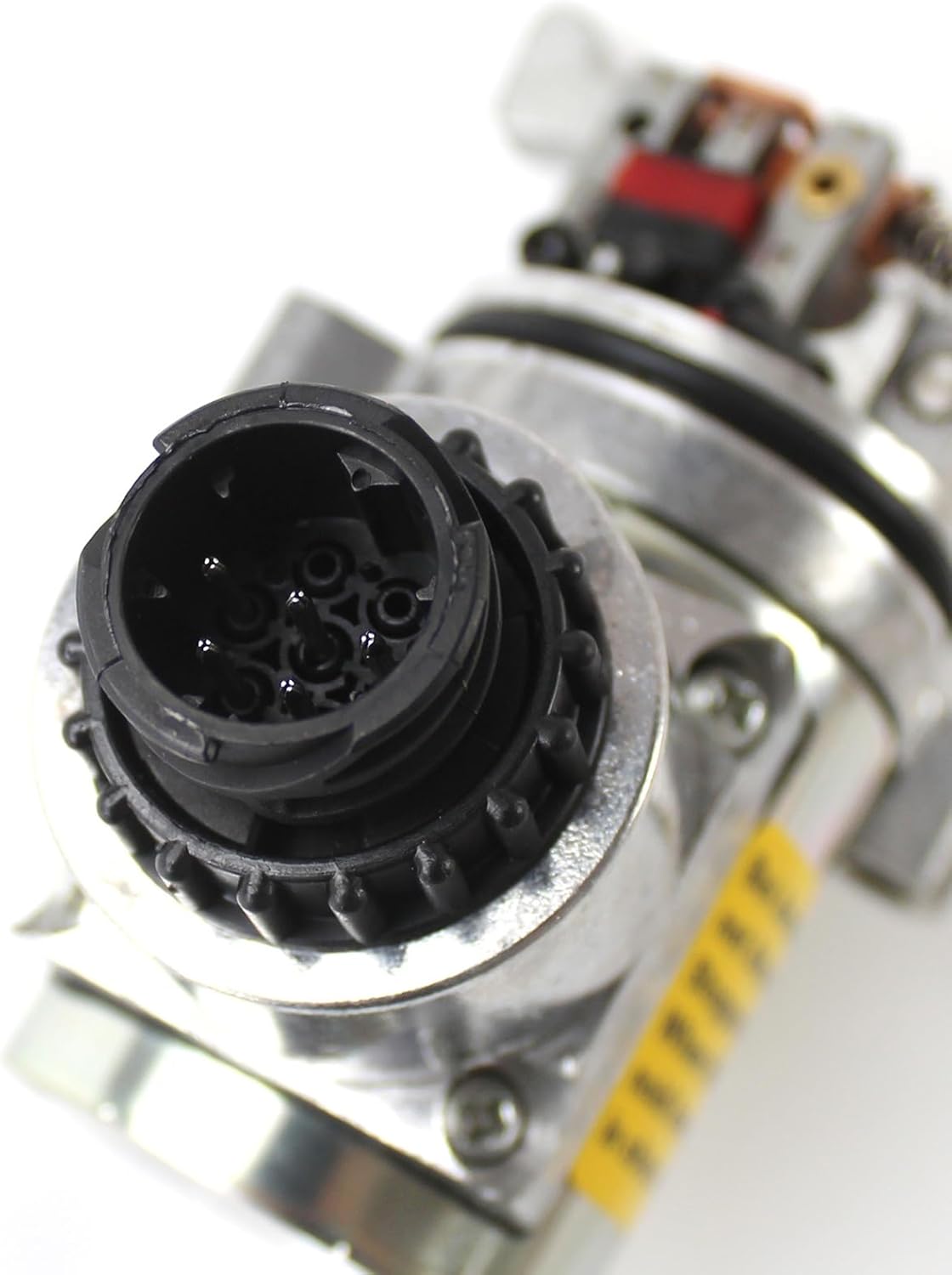 SINOCMP 04286363 0428-6363 7027792 12V Actuator Fuel Stop Solenoid Valve for Deutz Engine TCD2011 FL2011 BFL2011 BFM2011