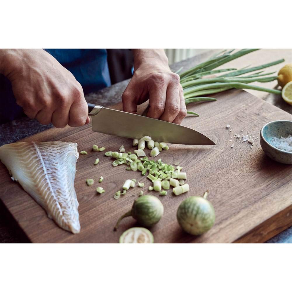 Fiskars Large General Purpose Knife – Titanium Blade with LZR-Edge™ Technology for Superior Sharpness and Control – Ergonomic 3D Patterned Handle, 20cm