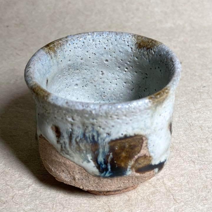 朝鮮唐津ぐい呑　唐津焼　ぐい呑　焼き物　陶器　酒器　陶芸 朝鮮唐津ぐい呑 唐津焼 ぐい呑 焼き物 陶器 酒器 陶芸 斑唐津窯変平ぐい呑