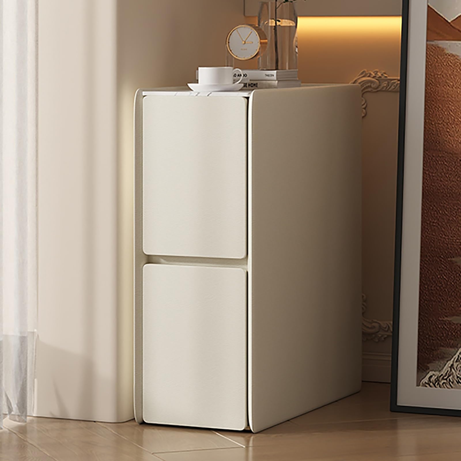 Table de chevet étroite couleur crème 40 cm au design minimaliste et finitions soignées
