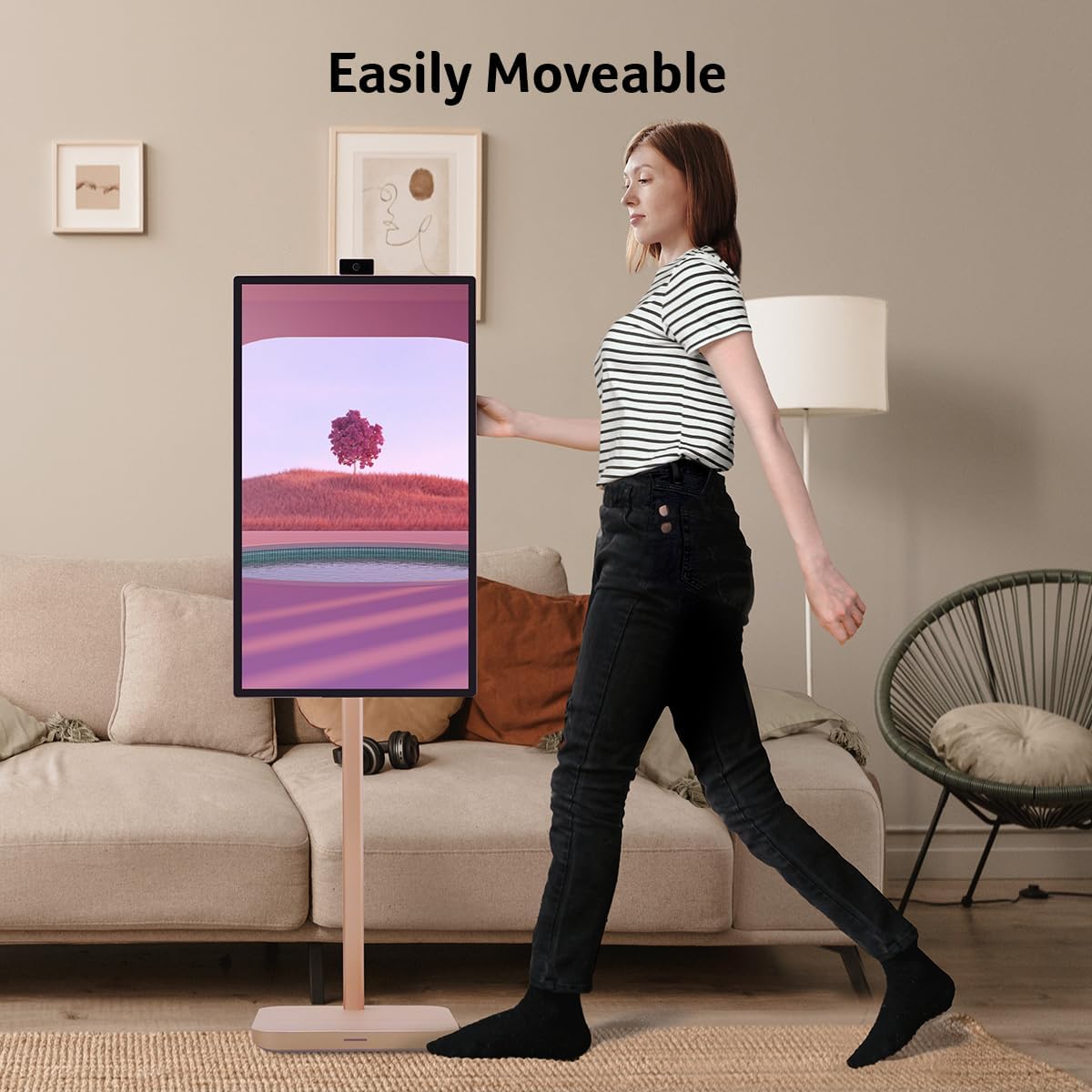 Person moving AOPEN 32S1U PRO