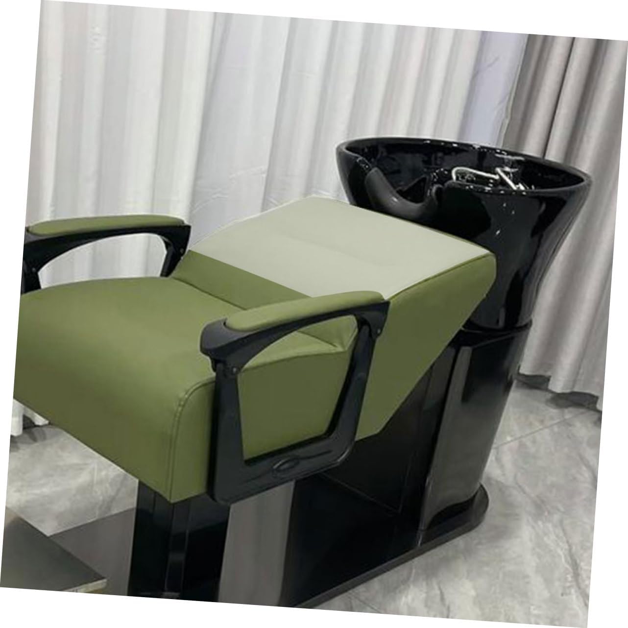 Salon Bed Liner Transparent Mat for Hair Reusable Protective Bed Pad for Shampoo Chairs Easy to Clean Nonslip Design
