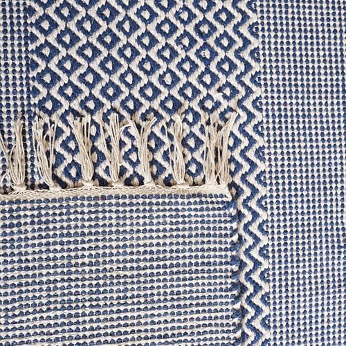 SAFAVIEH Montauk Collection Area Rug - 6' Square, Ivory & Navy, Handmade Flat Weave Boho Farmhouse Cotton Tassel Fringe, Ideal for High Traffic Areas in Living Room, Bedroom (MTK330B)