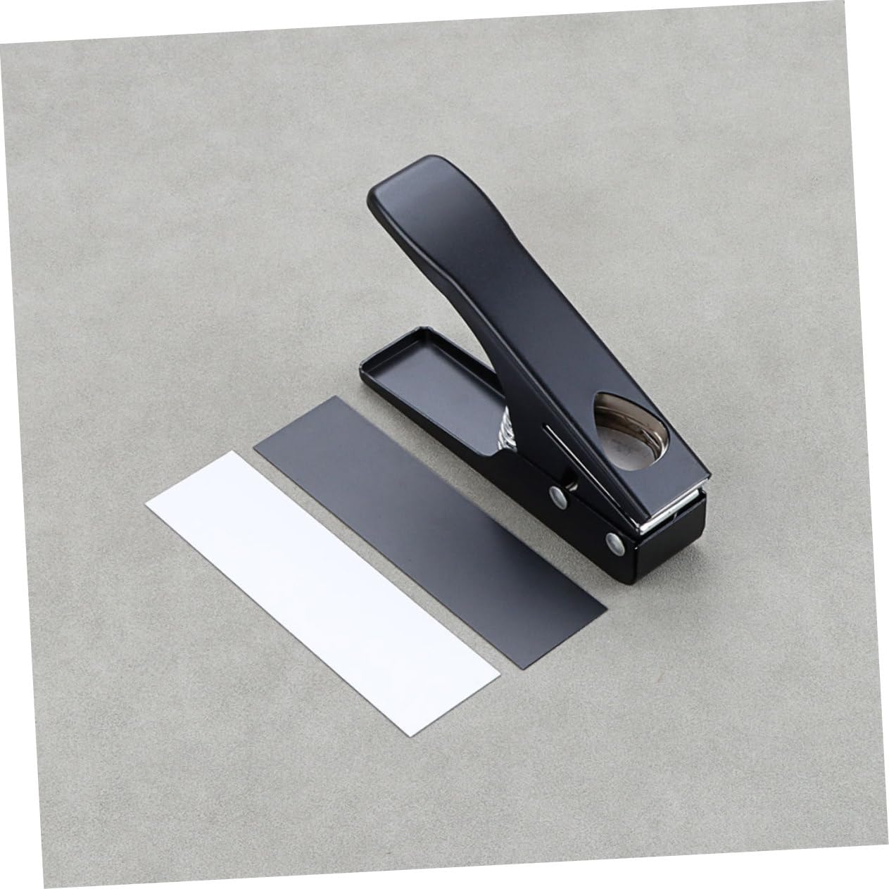 Perforatore per Plettri Chitarra Nero, Strumento DIY Professionale | Metallo e Plastica, per Creazione di Plettri, Adatto a Musicisti e Fai-da-te, Modello R26e