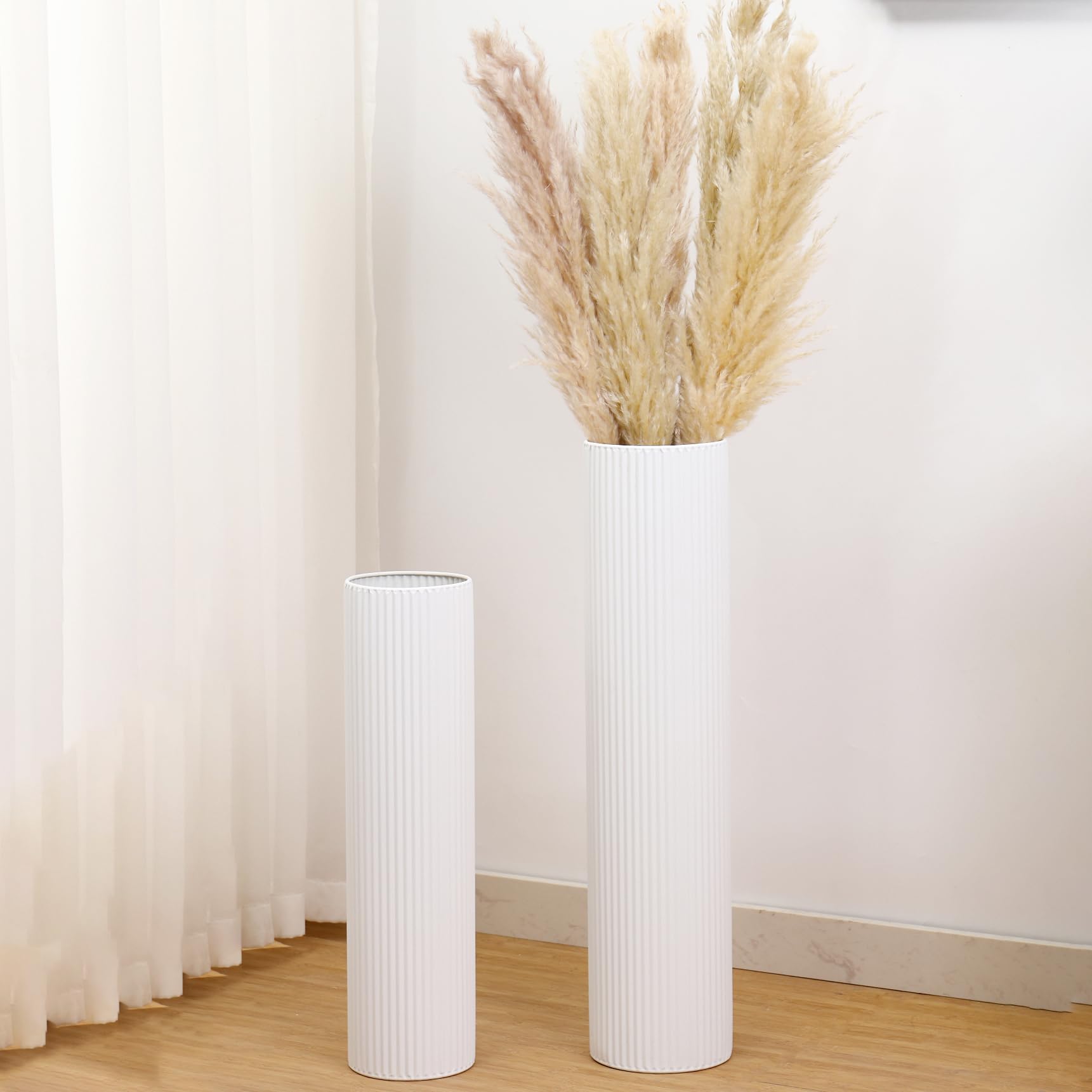 Grands vases de sol en métal blanc, duo décoratif haut de gamme pour séjour