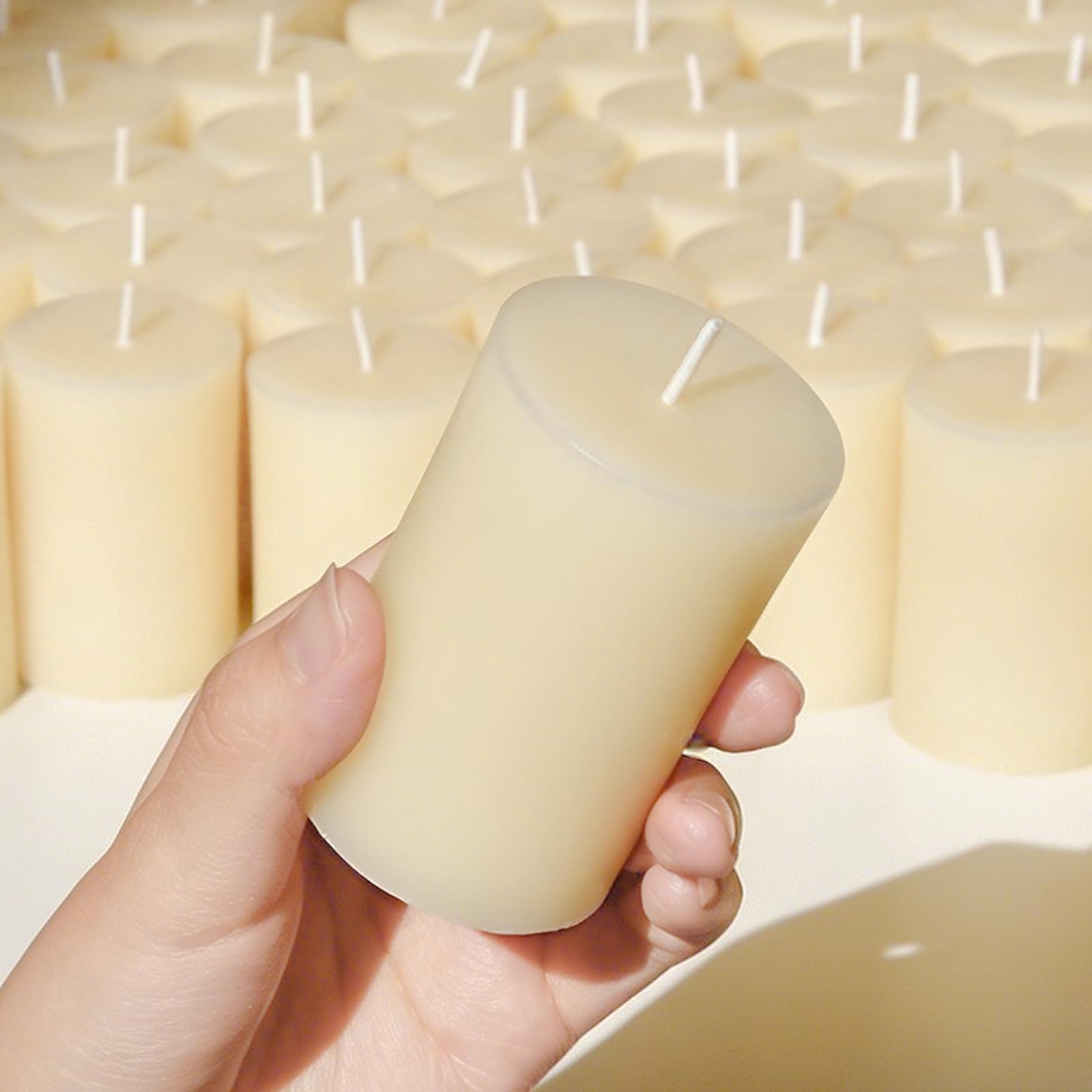 DEYBBY Set di 4 candele a colonna in cera d'api bianco avorio, 5,1 x 7,6 cm, candele in pura cera d'api con profumo naturale per decorazione oscurante, decorazione di emergenza, spa e relax