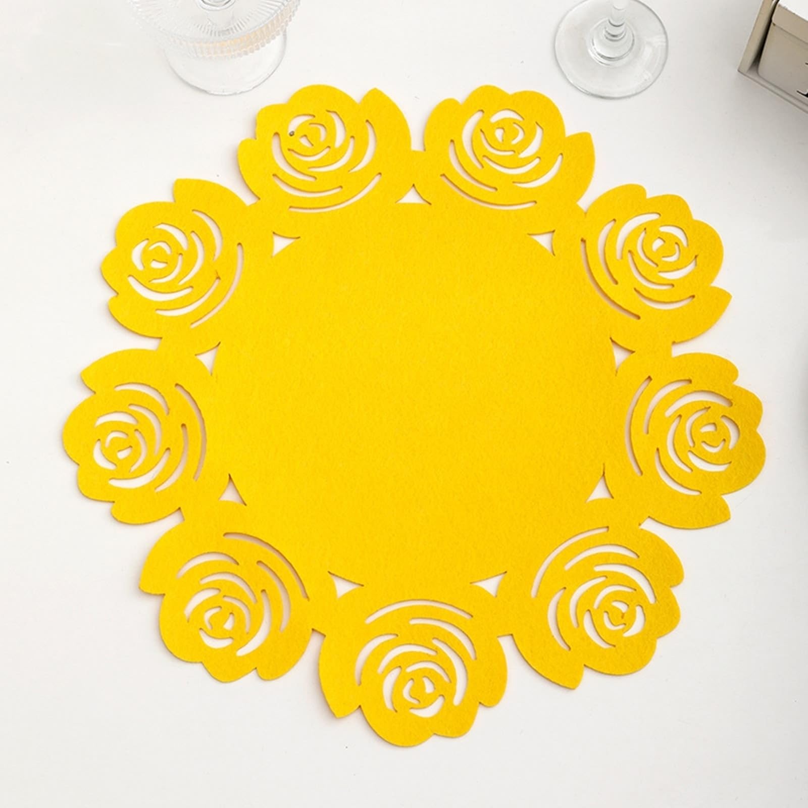 Set de table jaune à motif pétale de rose ajouré de 38 cm antidérapant pour table basse ronde