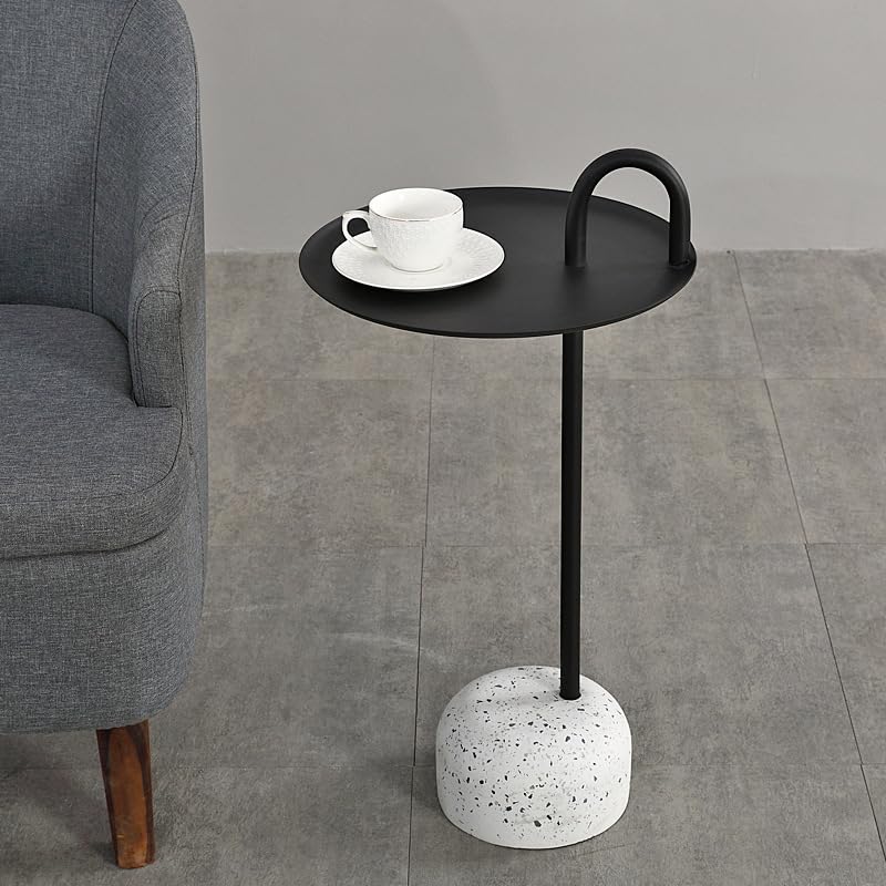 Petite table d'angle en fer pour optimiser les petits salons - 4