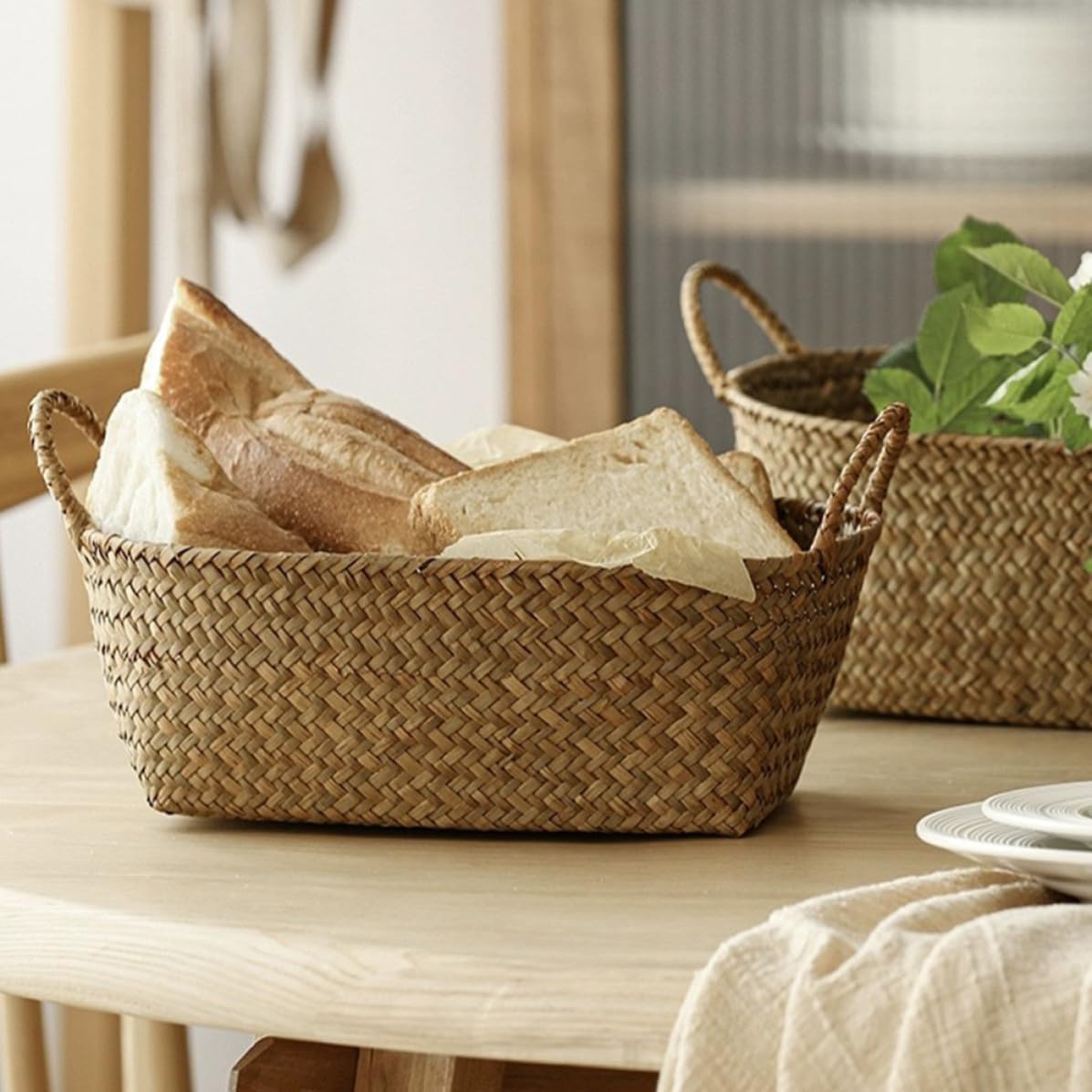 Woven Seagrass Storage Basket Khaki Color with Handle Portable Design with Iron Frame for Household Desktop Storage Suitable for Magazines and Cosmetics, for Home Organization