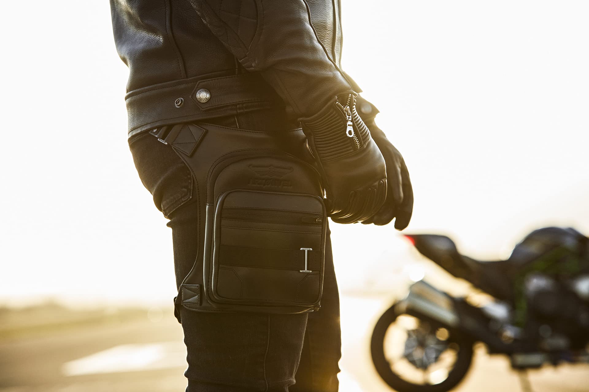 Sacoche de Jambe Moto Cuir Black - Cuir de Vachette Pleine Fleur Vintage - Imperméable & Léger - Sacoche Ajustable - Ergonomique - Durable - Garantie 3 Ans (Black)