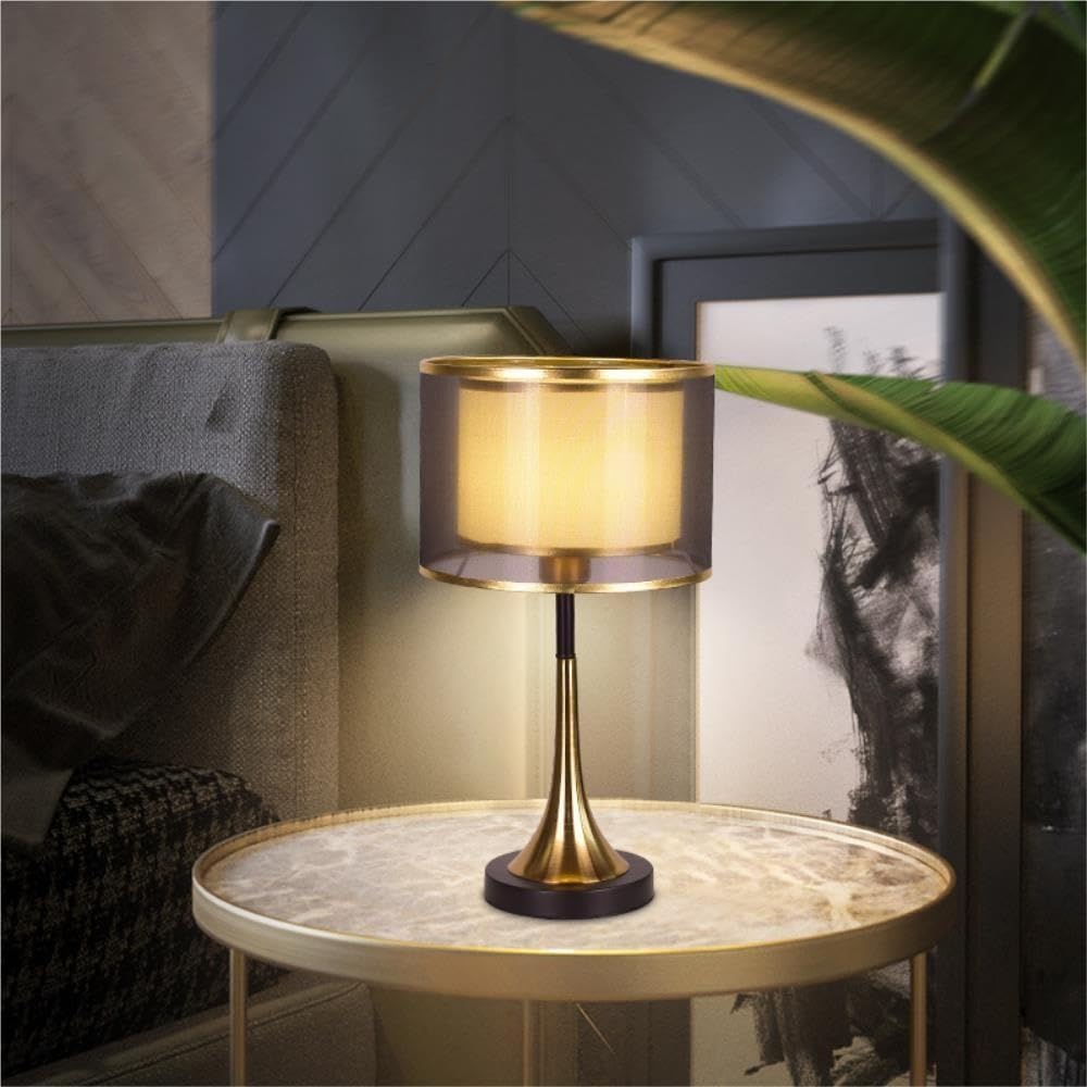 Lampada post moderna, luce notturna ambientale sul comodino della | Post moderno, paralume in tessuto, base in metallo, dimmerabile, luce notturna ambientale