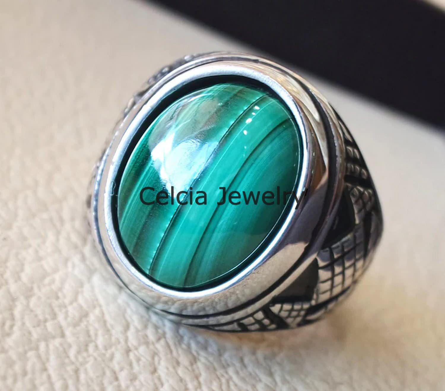 Anillo ovalado de cabujón de piedra preciosa genuina de malaquita, anillo de declaración, anillo de sello clásico, anillo impresionante, anillo diario, anillo oxidado de plata